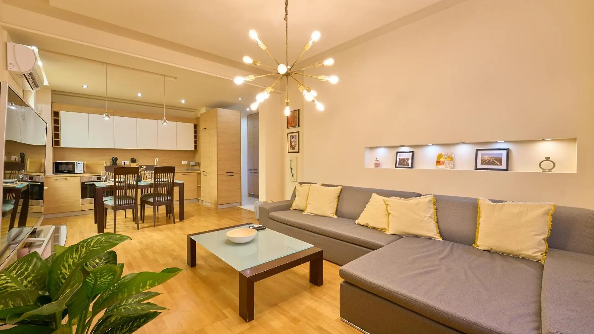 Splendid Central 2Bdrm Suite Sofia