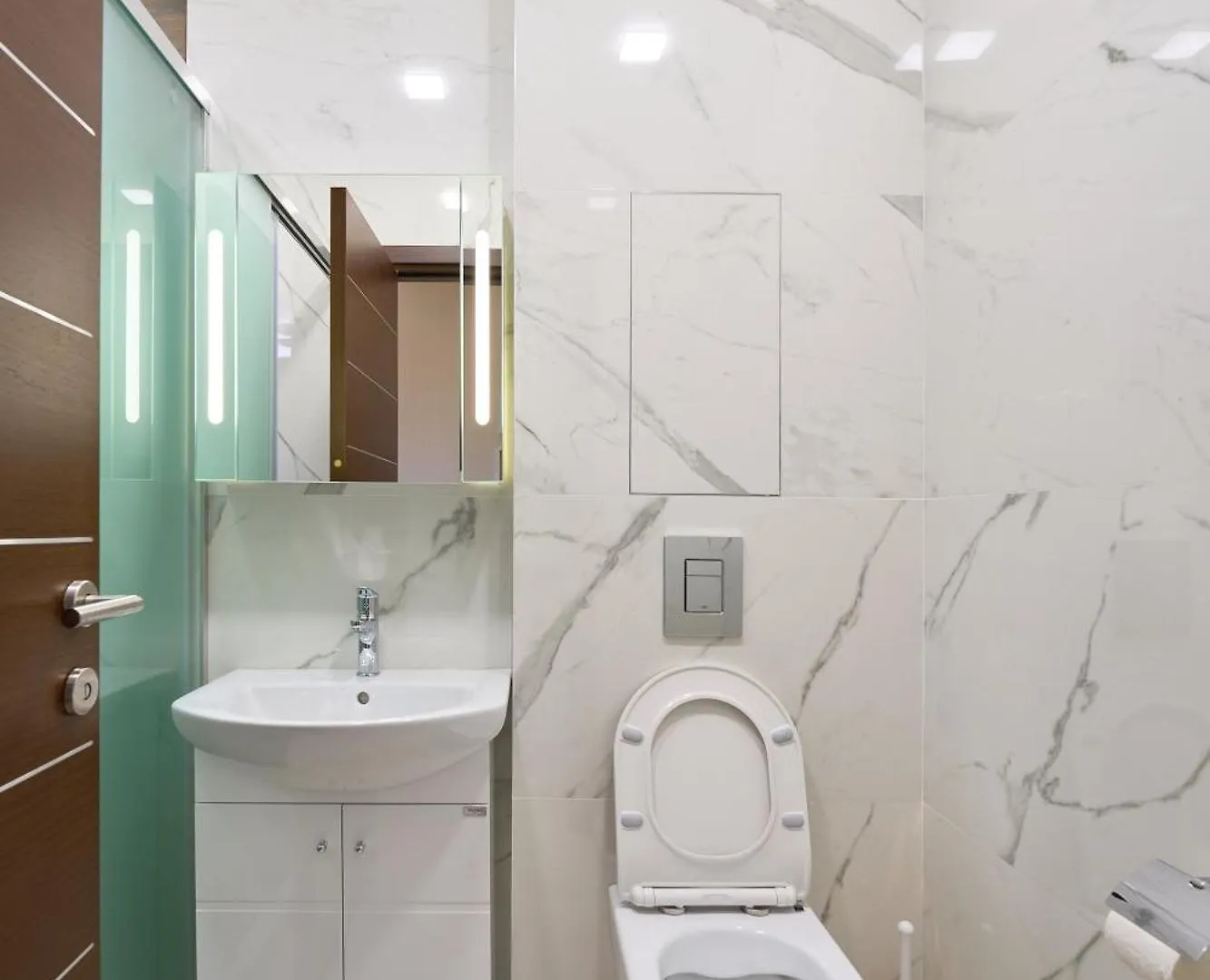 Splendid Central 2Bdrm Suite Sofia Apartment