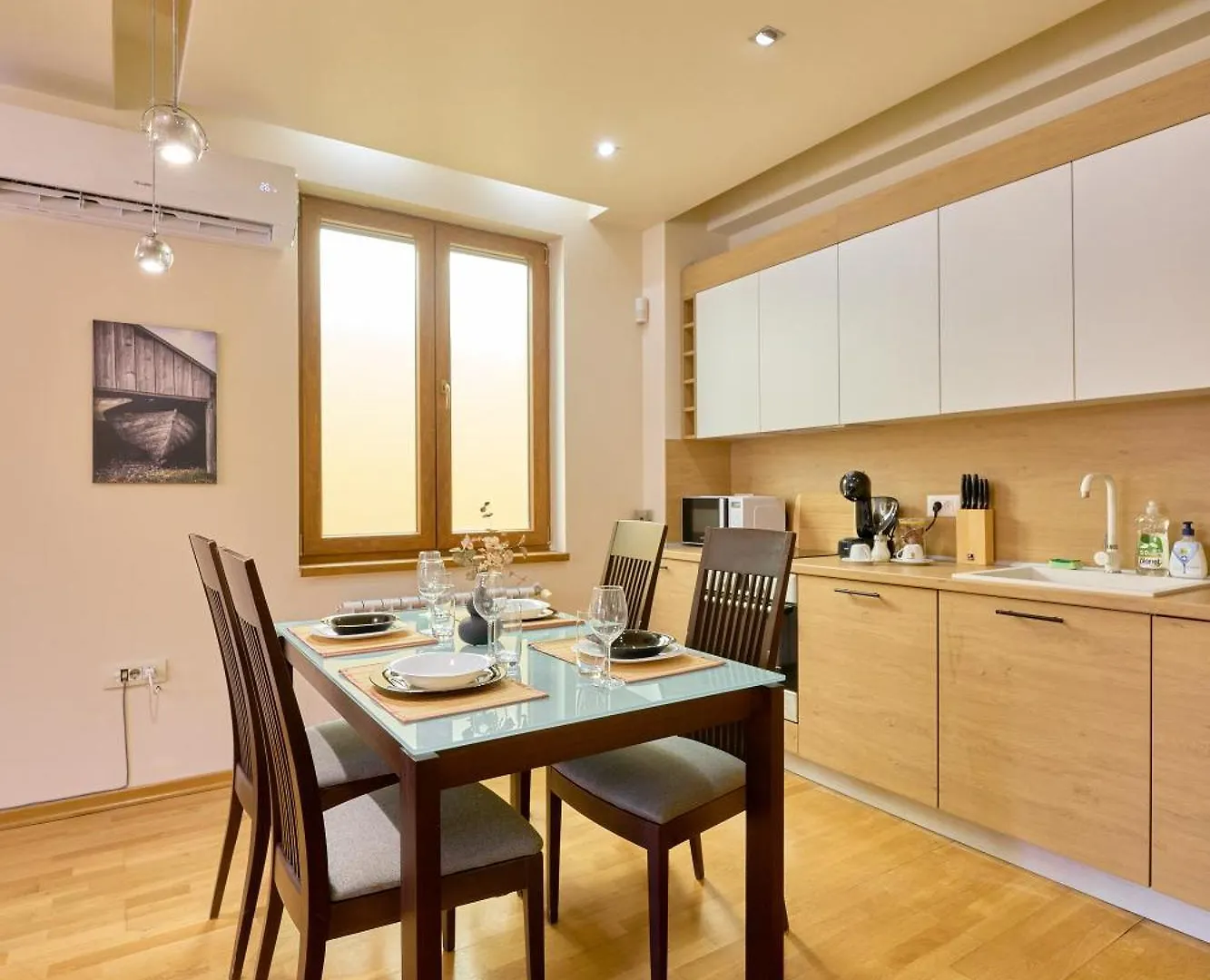 Splendid Central 2Bdrm Suite Sofia Apartment