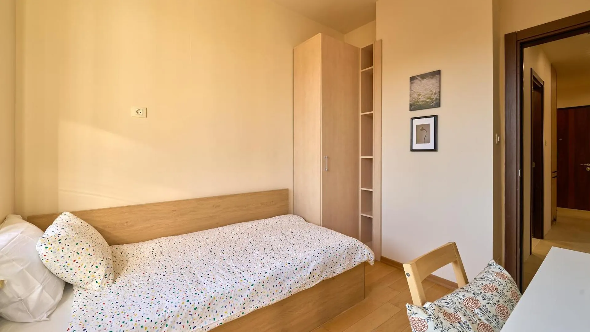 Splendid Central 2Bdrm Suite Sofia Apartment