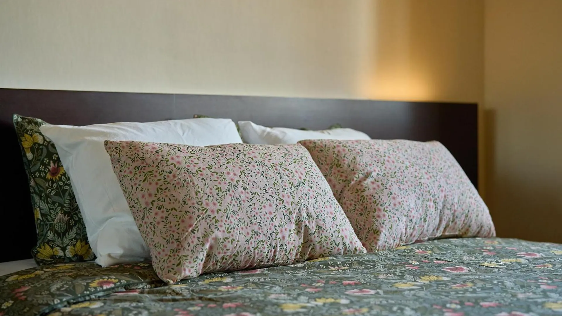 Apartment Splendid Central 2Bdrm Suite Sofia