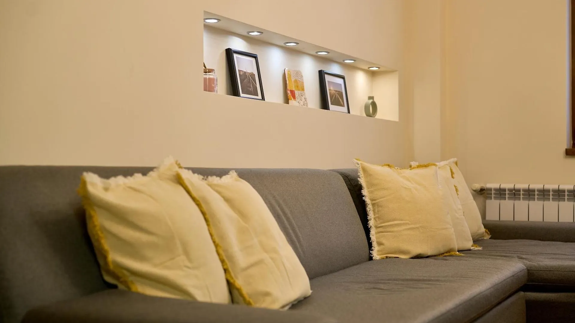 Splendid Central 2Bdrm Suite Sofia