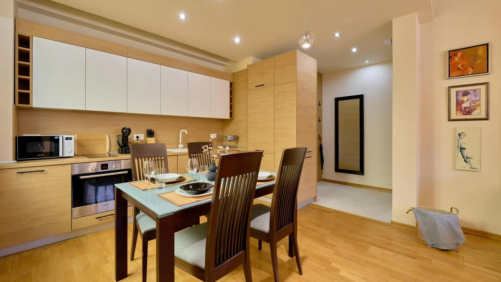 Splendid Central 2Bdrm Suite Sofia